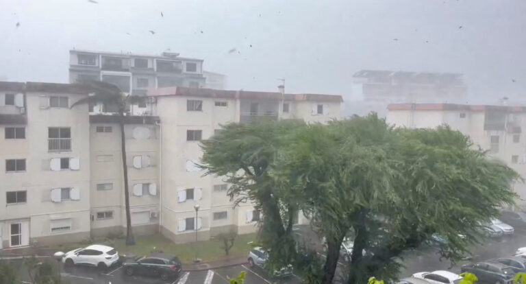 Un mort, doi dispăruți după ce ciclonul Garance a lovit insula franceză La Réunion (VIDEO)