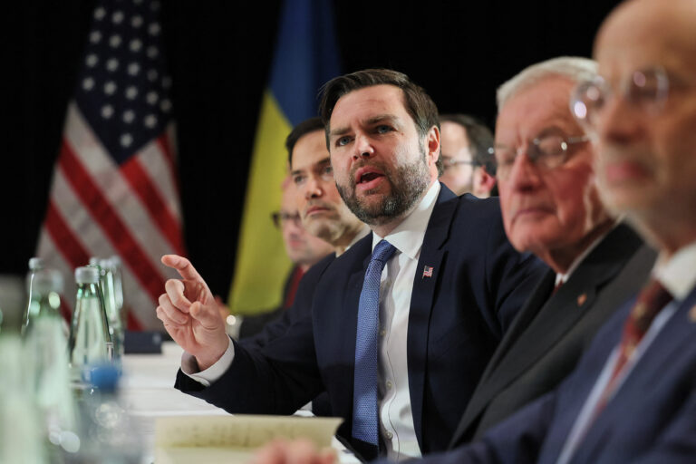 Analiză: Europenii șocați încearcă să recupereze după acțiunile lui Trump privind Ucraina