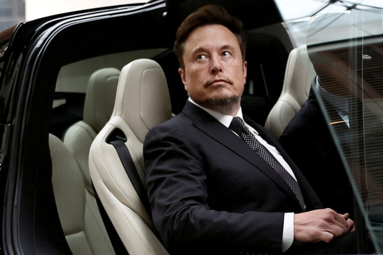 Trump neagă raportul conform căruia Elon Musk ar fi urmat să fie informat despre planuri secrete de război cu China