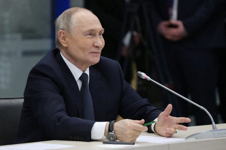 După amenințarea cu sancțiuni a lui Trump, Kremlinul spune că Rusia și SUA lucrează la pace în Ucraina
