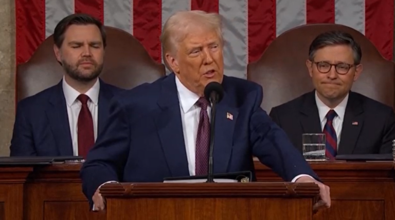 Trump își laudă propriul început de mandat agresiv în discursul adresat Congresului