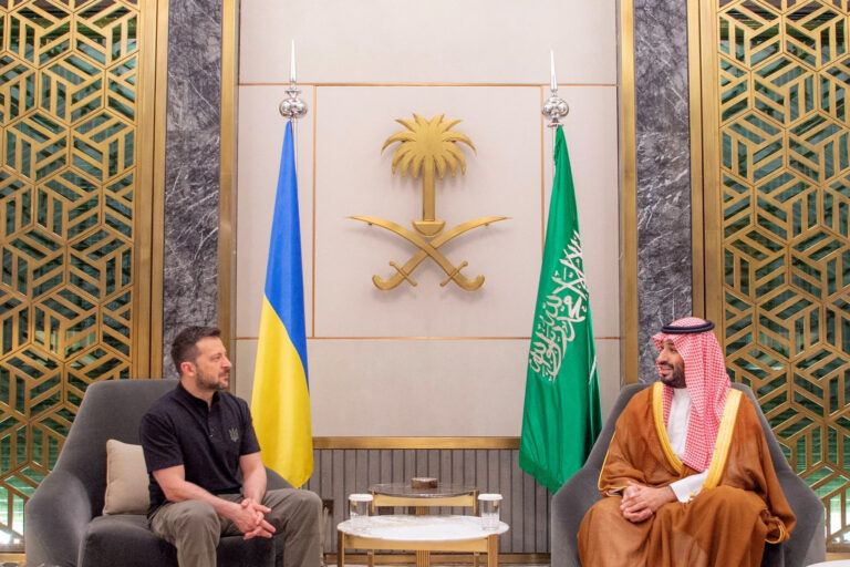 Președintele Volodimir Zelenski merge în Arabia Saudită