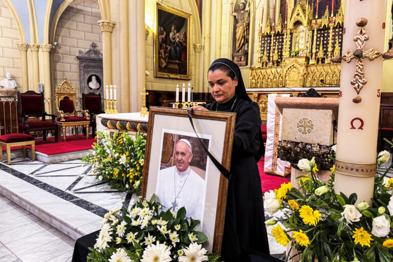 Israel publică și apoi șterge condoleanțele pentru moartea Papei Francisc