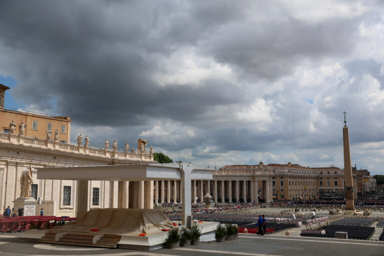 UPDATE-Lideri mondiali care vor participa la funeraliile Papei Francisc