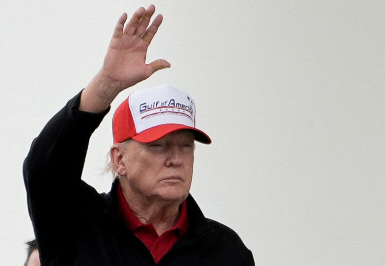 Aprobarea lui Trump rămâne constantă, dar îngrijorările legate de economie și imigrație cresc, arată un sondaj Reuters/Ipsos