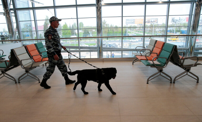Putin redenumește aeroportul din Volgograd în Stalingrad