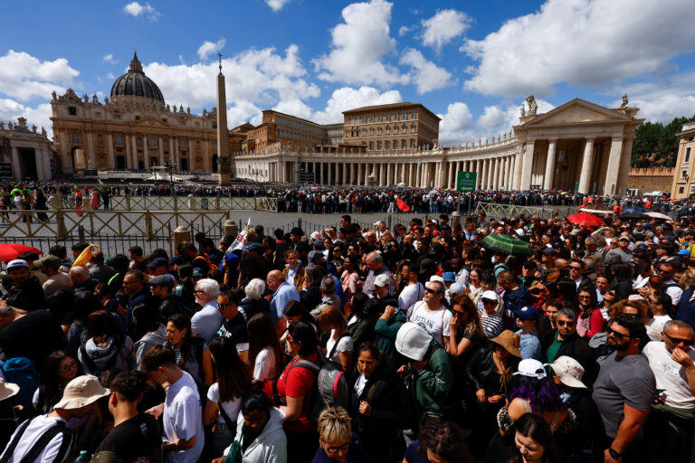 FACTBOX – La ce să ne așteptăm la înmormântarea Papei Francisc. GPINEWS va dedica întreaga zi de mâine evenimentelor de la Vatican