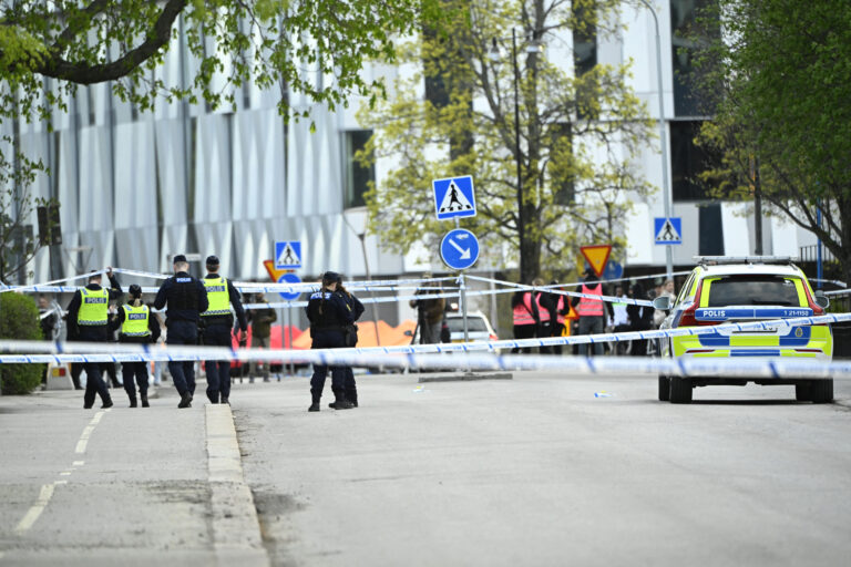 Trei persoane ucise într-un atac armat în centrul orașului Uppsala, Suedia (video)