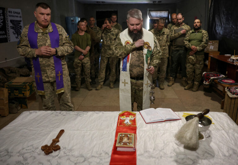 Kievul și Moscova se acuză reciproc de încălcarea armistițiului de Paște
