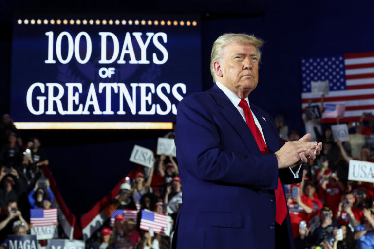 Trump laudă economia la mitingul din Michigan de 100 de zile, în timp ce americanii devin tot mai sceptici
