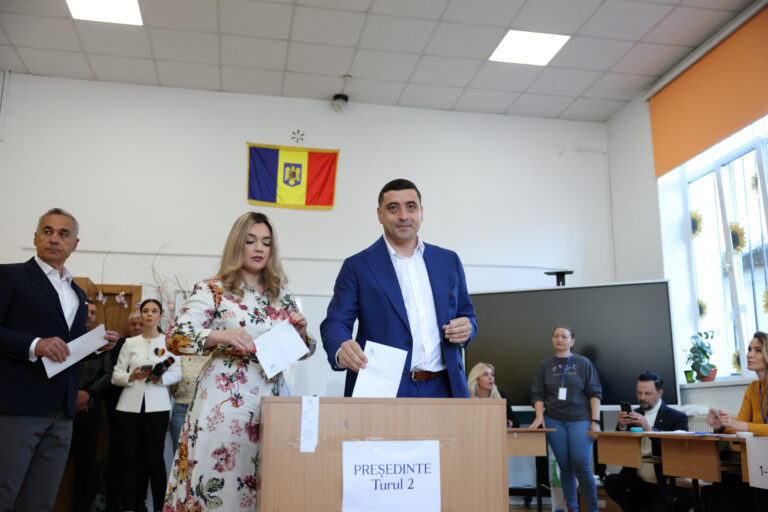 George Simion contestă rezultatul alegerilor prezidențiale din 2025