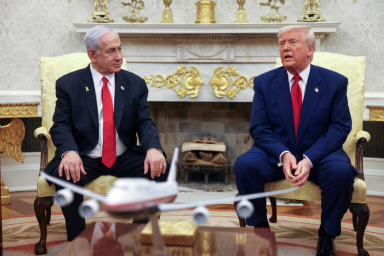 Cum l-a luat prin surprindere Trump pe Netanyahu cu pariul său nuclear privind Iranul