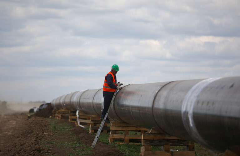 UE vrea să rupă complet legăturile cu gazul rusesc, dar are opțiuni legale limitate