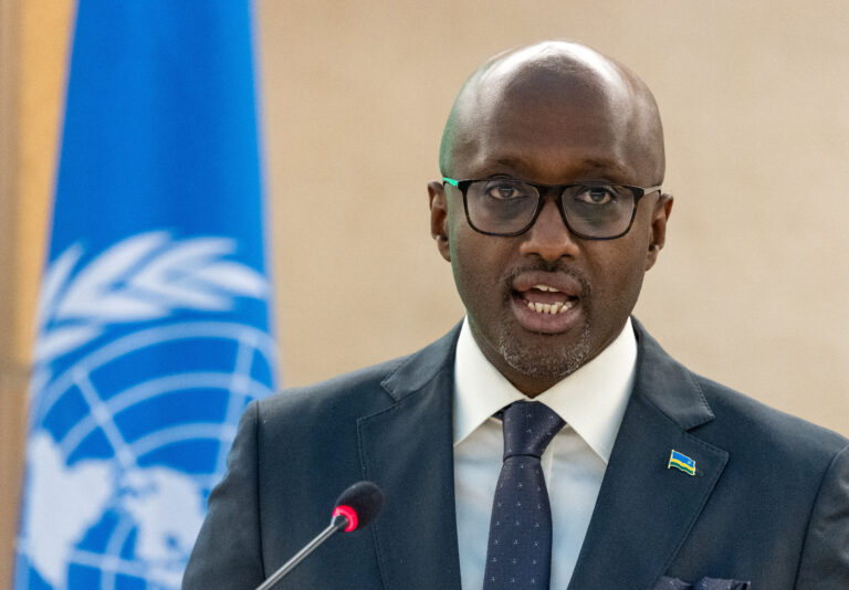 Rwanda poartă discuții pentru a primi migranți deportați din SUA, afirmă ministrul de externe