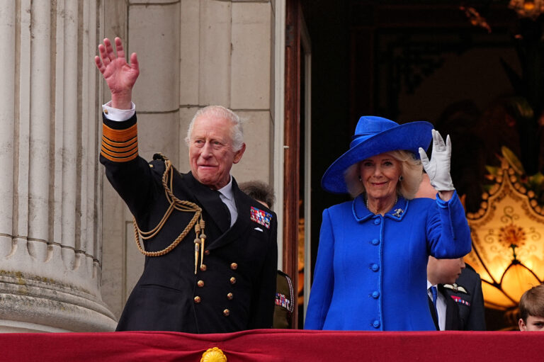 King Charles se alătură mulțimii la sărbătorirea Zilei Victoriei în Europa