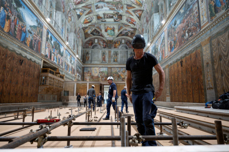 UPDATE VATICAN (Video)-Michelangelo întâlnește James Bond: Tehnologie de ultimă oră în Capela Sixtină pentru păstrarea secretului conclavului