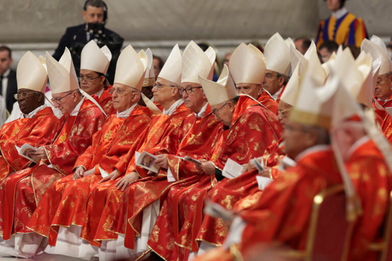 Conclav la Vatican: lumea așteaptă fumul alb pentru alegerea noului papă