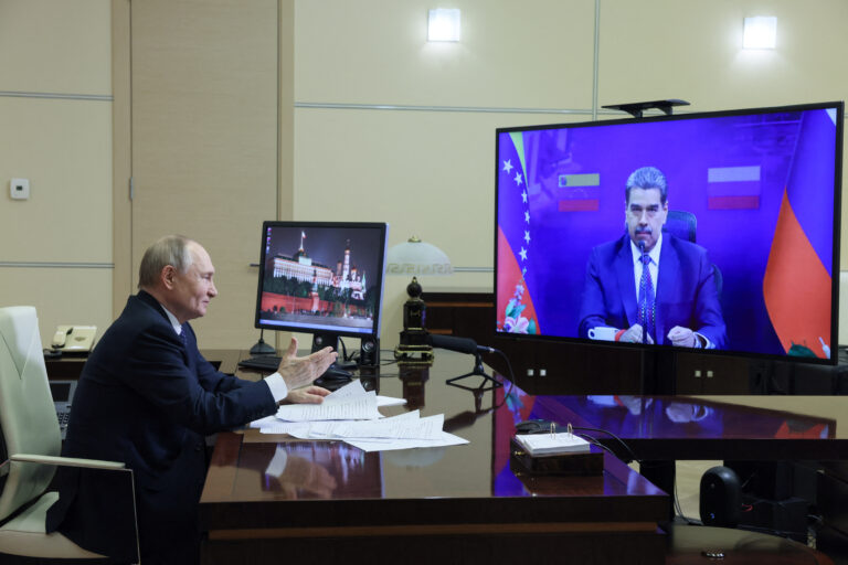Putin și Maduro semnează un acord de parteneriat strategic la Moscova