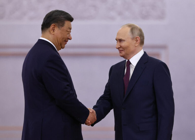 Putin îl întâmpină pe Xi Jinping la Kremlin