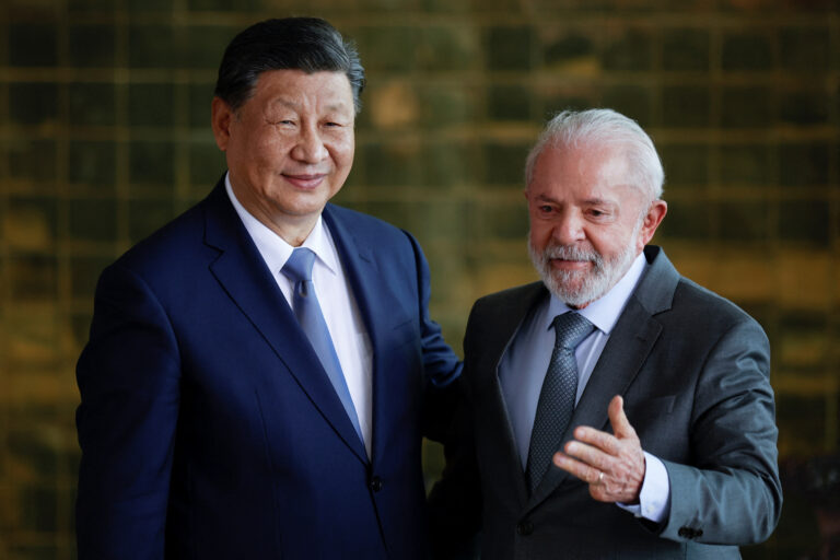 Brazilia caută impuls pentru comerțul cu China în haosul tarifelor impuse de Trump, în timp ce Lula se întâlnește cu Xi