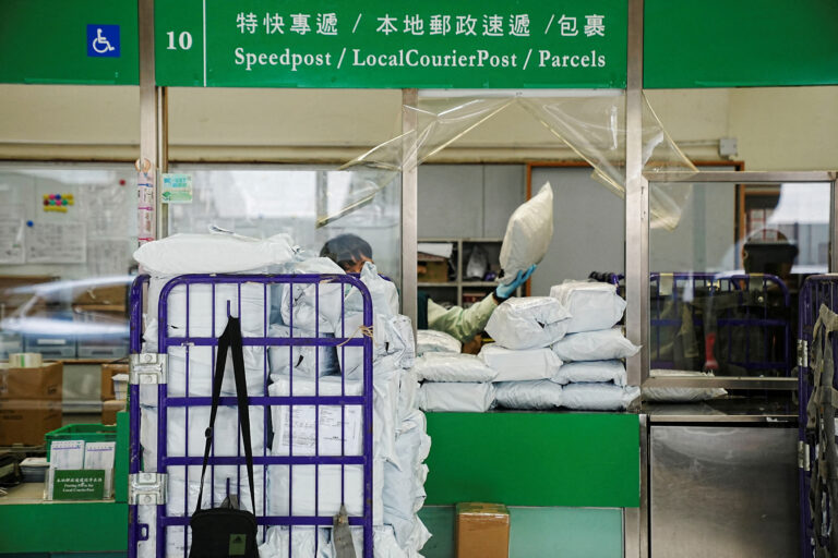 SUA reduc tariful ‘de minimis’ pentru livrările din China la 54%, de la 120%