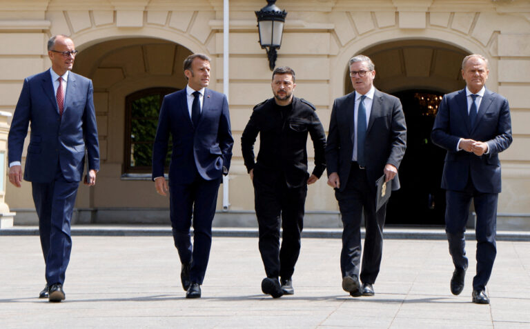 Macron: Rusia riscă noi sancțiuni dacă nu acceptă un armistițiu