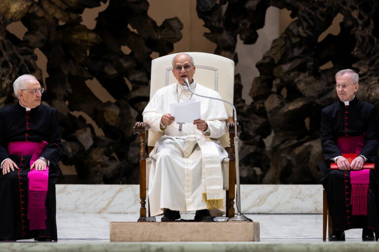 Papa Leon promite că va depune „toate eforturile” pentru pacea mondială