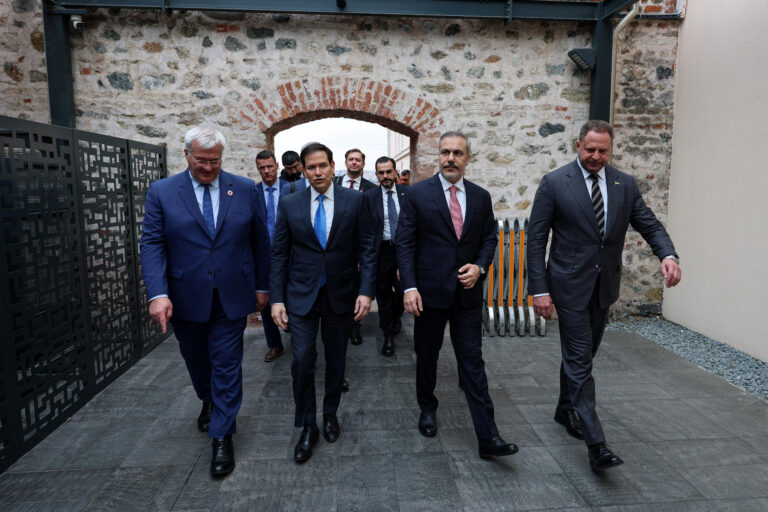 Discuțiile de pace Rusia–Ucraina din Turcia s-au încheiat în mai puțin de două ore
