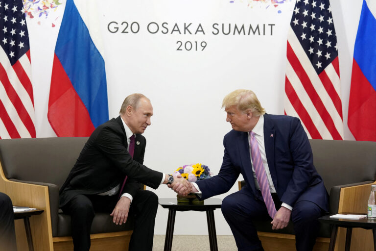 Trump și Putin au avut convorbire telefonică. Despre ce au discutat?