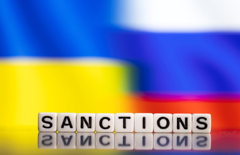Factbox- Ce conțin noile sancțiuni ale Uniunii Europene împotriva Rusiei – al 17-lea set de sancțiuni