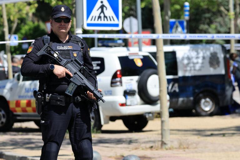Fost politician ucrainean, împușcat mortal în fața unei școli de elită din Madrid