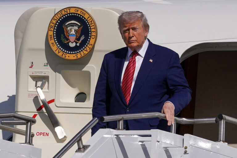 Trump: „Putin a înnebunit complet”. Președintele american ia în calcul noi sancțiuni împotriva Rusiei