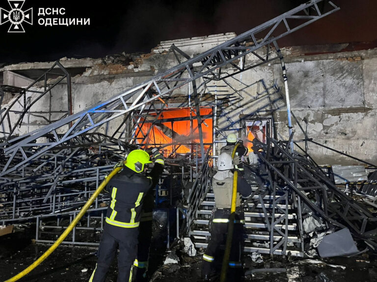 Mai multe persoane rănite în urma unui atac rusesc în nord-estul Ucrainei, anunță oficialii de la Kiev