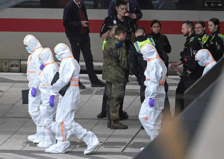 18 răniți într-un atac cu cuțitul la Hamburg (VIDEO)
