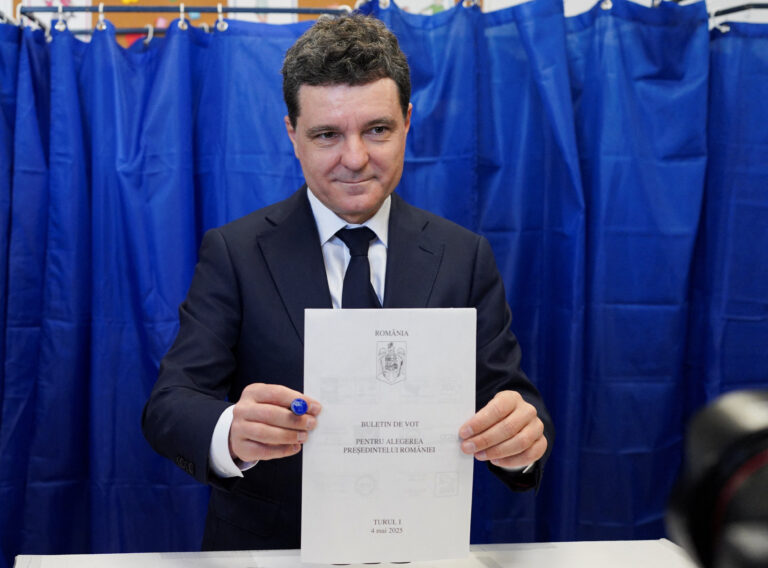 Alegeri UPDATE 11: Trei nume, un singur drum spre Cotroceni: Simion, Antonescu și Nicușor Dan în lupta decisivă pentru turul 2