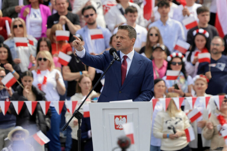 Candidatul partidului de guvernământ din Polonia conduce la limită în sondaje înaintea votului de duminică