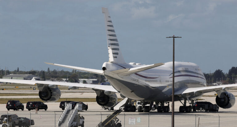 Modernizarea avionului Boeing 747 oferit de Qatar pentru Air Force One va costa sute de milioane de dolari, spun Forțele Aeriene