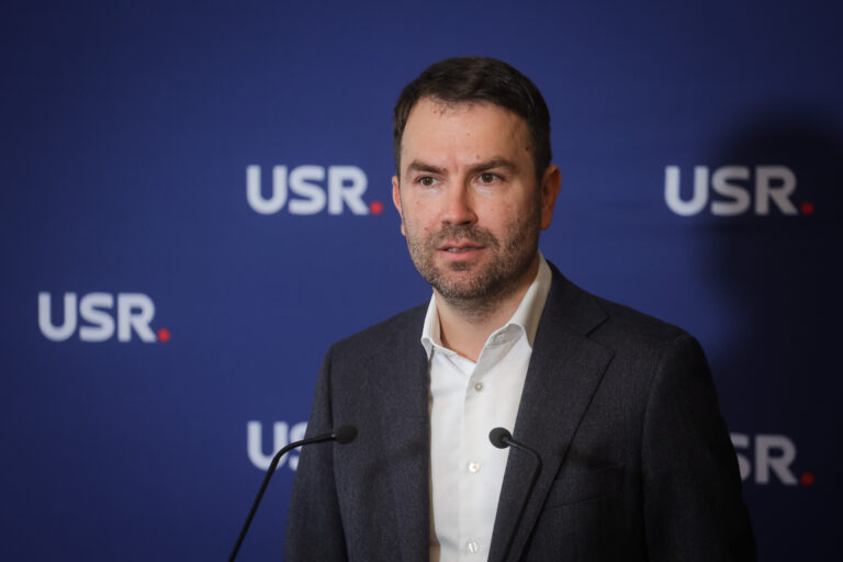 Cătălin Drulă propune modificarea statutului funcționarilor publici: eficiență administrativă, simplificare periculoasă sau superficialitate?
