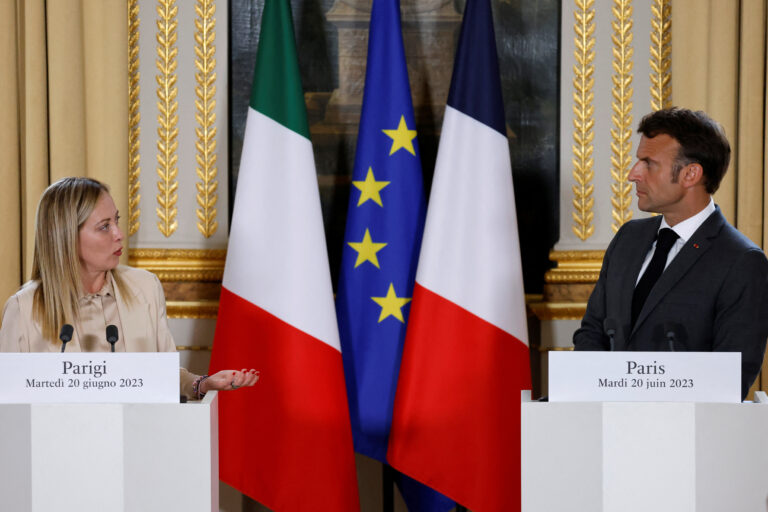 Macron în vizită la Meloni pe fondul tensiunilor legate de Ucraina, comerț și relațiile cu SUA