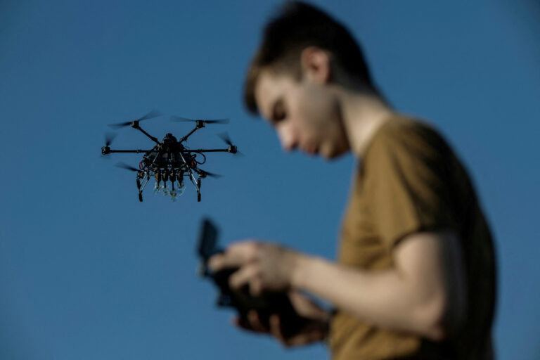 Marea Britanie va livra 100.000 de drone Ucrainei până în aprilie 2026