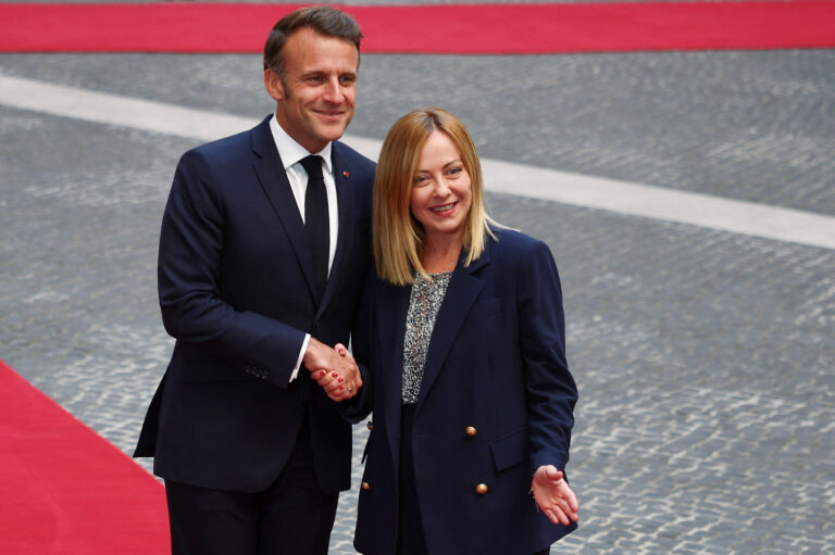 Macron și Meloni încearcă să detensioneze relațiile în cadrul unei întâlniri la Roma pe tema Ucrainei și comerțului