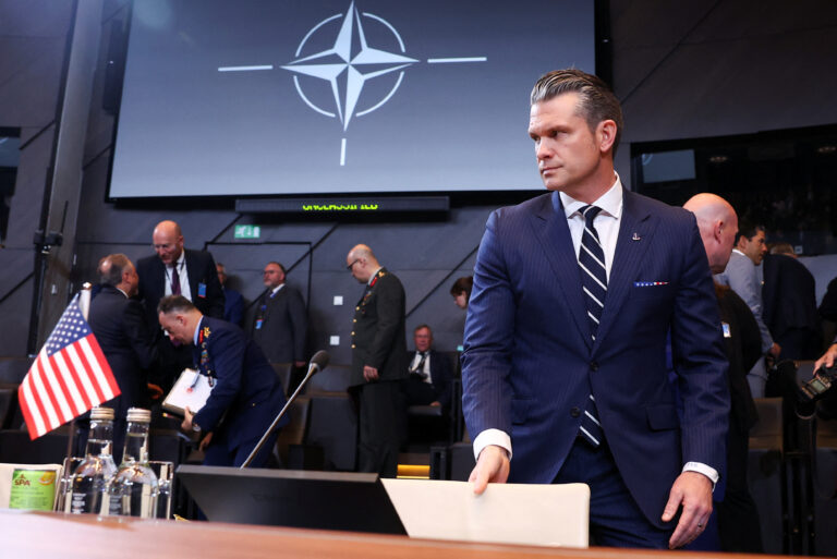 Șeful Pentagonului este încrezător că NATO va accepta obiectivul de cheltuieli militare propus de Trump