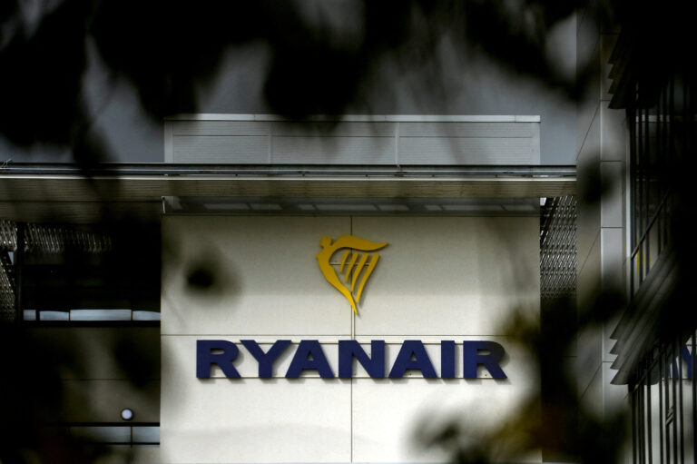 Nouă răniți în urma unei aterizări de urgență a unui zbor Ryanair în Germania