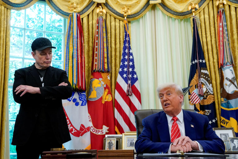 De la „abominație dezgustătoare” la „nebun”: Trump și Musk, război pe rețelele sociale