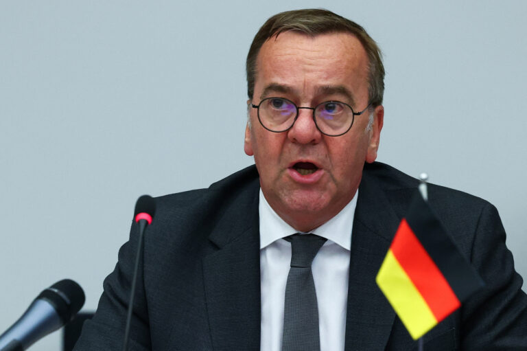 Ministrul german al Apărării vizitează Ucraina pentru discuții privind sprijinul militar