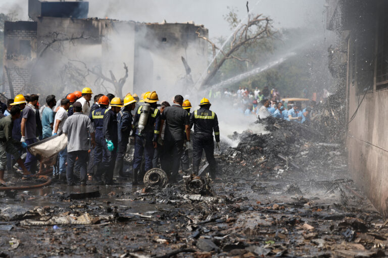 Tragedie în India: Aeronavă Air India cu 242 de persoane la bord s-a prăbușit la scurt timp după decolare din Ahmedabad