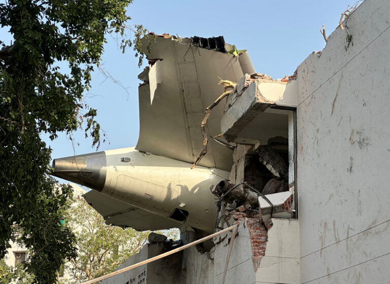 SUA nu consideră necesară, deocamdată, suspendarea zborurilor Boeing 787 după prăbușirea avionului Air India (VIDEO)