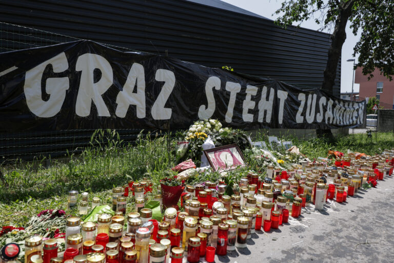 Valul de crime din școlile europene stârnește temeri că fenomenul violenței din SUA se extinde în Europa