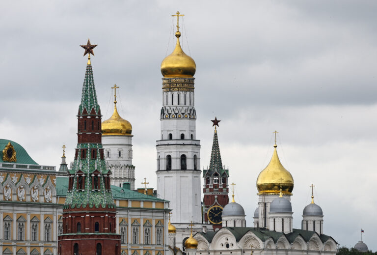 Rusia se declară pregătită să medieze conflictul cu Iranul și să accepte uraniul iranian, afirmă Kremlinul