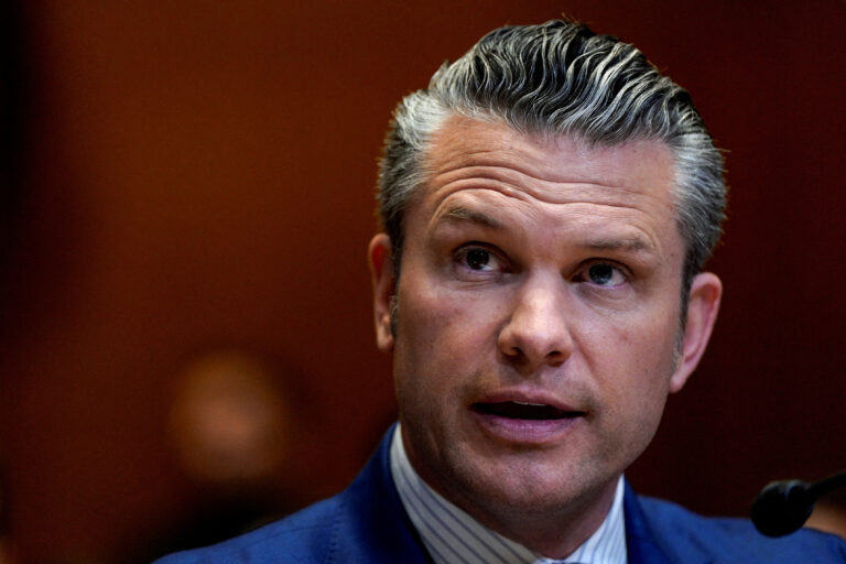 Armata SUA este pregătită să execute orice decizie a lui Trump privind Iranul, spune Hegseth